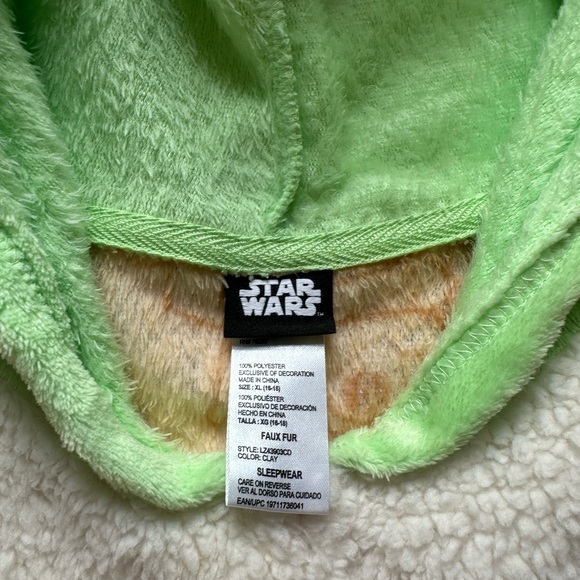 Star Wars XL adult pajama hoodie Grogu baby yoda zip up, elastic ankle and wrist - Picture 3 of 5